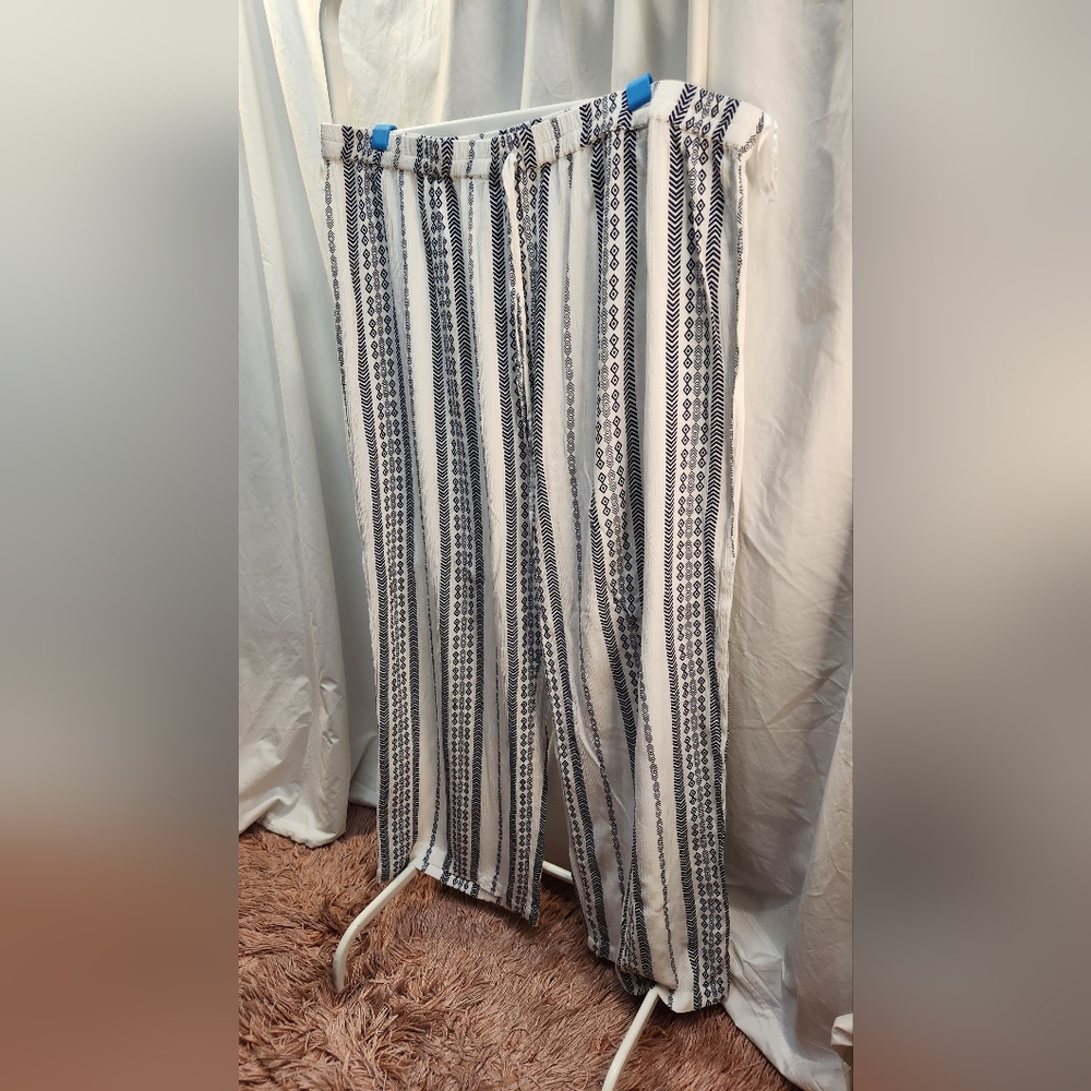 Dalin. Pants